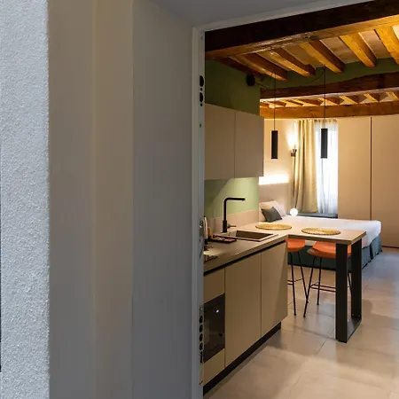 Palais Bernadette بارما