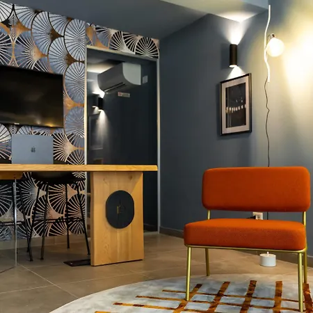 Palais Bernadette 4* بارما